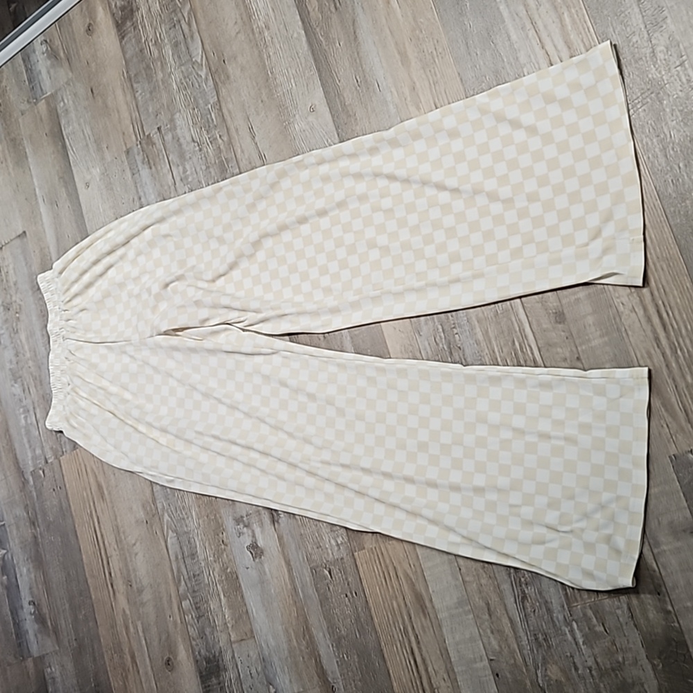 Checkered Pajama Set - Picture 4 of 6